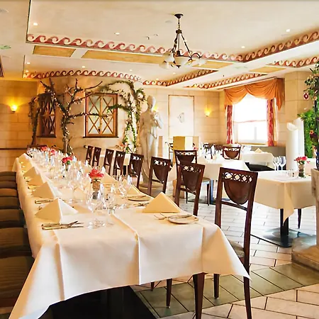 Θέρετρο Dorint Marc Aurel & Golf 4*